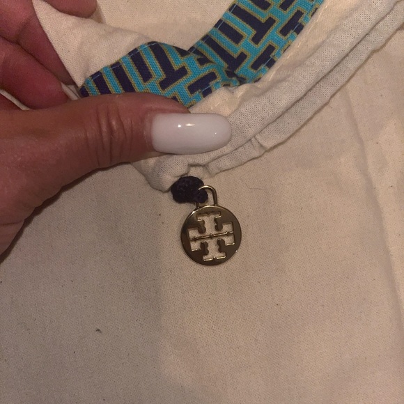 Tory Burch drawstring dust bag - Picture 2 of 2